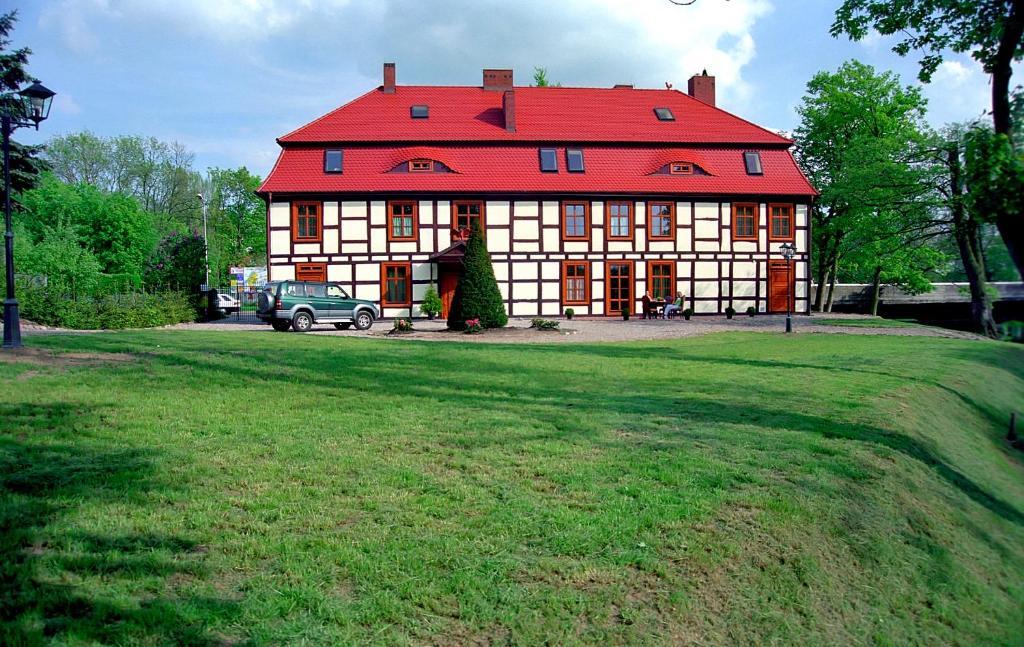 Gosciniec Zamkowy Hotel Darlowo Luaran gambar