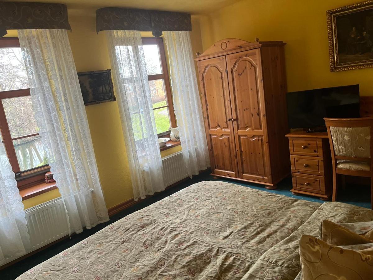Gosciniec Zamkowy Hotel Darlowo Luaran gambar