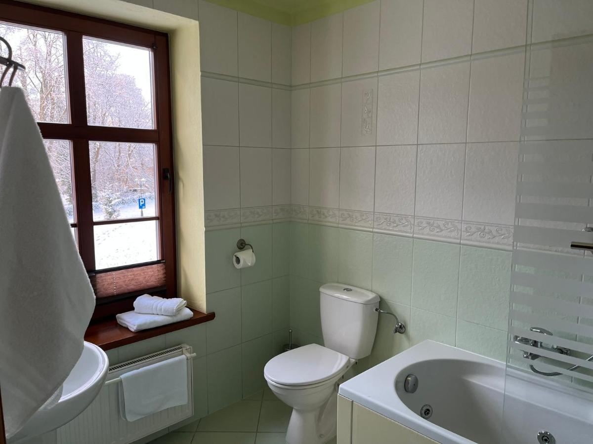 Gosciniec Zamkowy Hotel Darlowo Luaran gambar