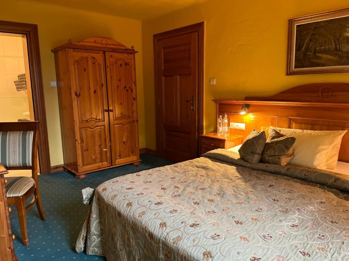 Gosciniec Zamkowy Hotel Darlowo Luaran gambar