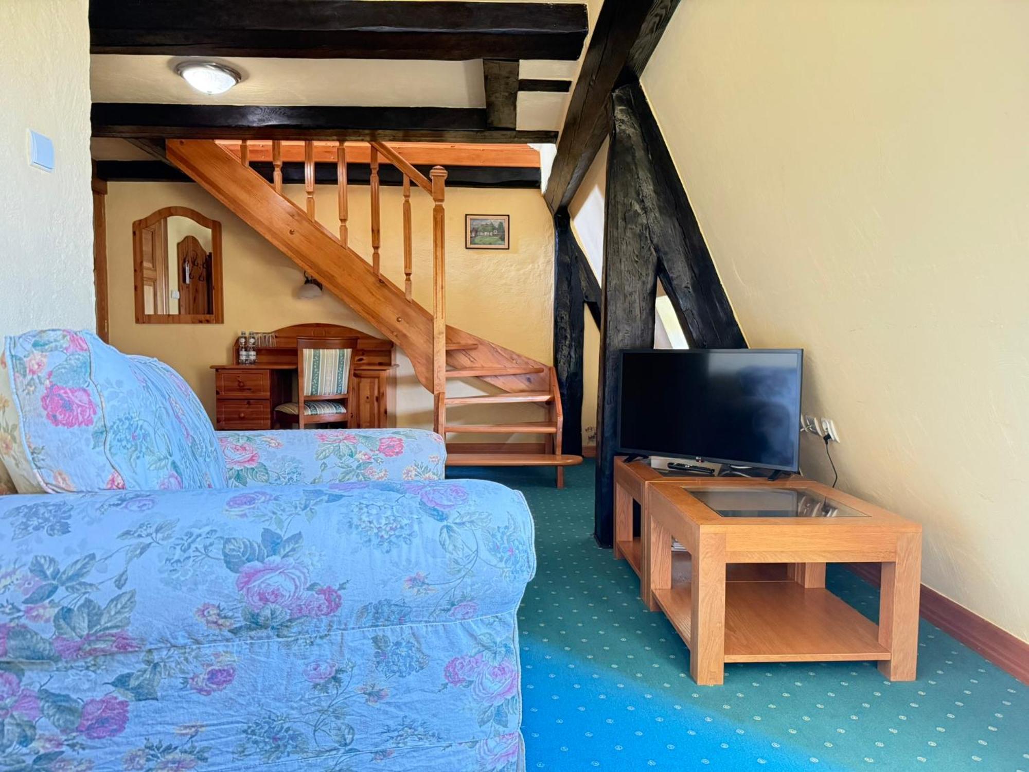 Gosciniec Zamkowy Hotel Darlowo Luaran gambar